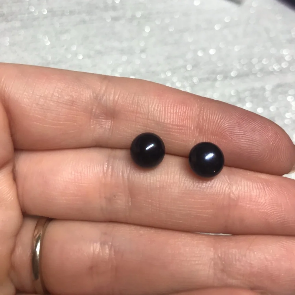 🌟 Black Freshwater Pearl Stud Earrings